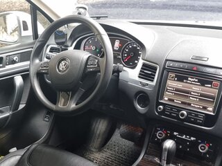 2014 Volkswagen Touareg II Рестайлинг, белый, 2750000 рублей, вид 3