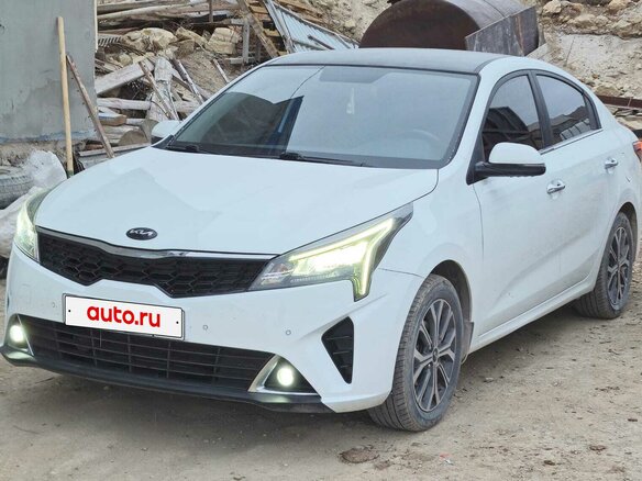 2020 Kia Rio IV Рестайлинг, белый, 1930000 рублей - вид 1