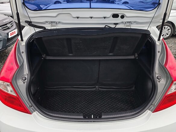 2015 Hyundai Solaris I Рестайлинг, белый - вид 10
