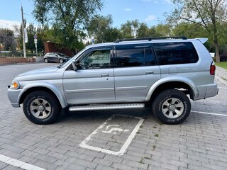 2006 Mitsubishi Pajero Sport I Рестайлинг, серебристый, 899000 рублей, вид 3