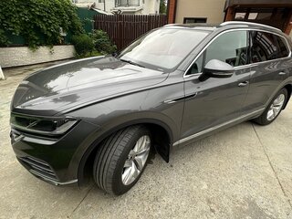 2021 Volkswagen Touareg III, серый, 4975000 рублей, вид 2