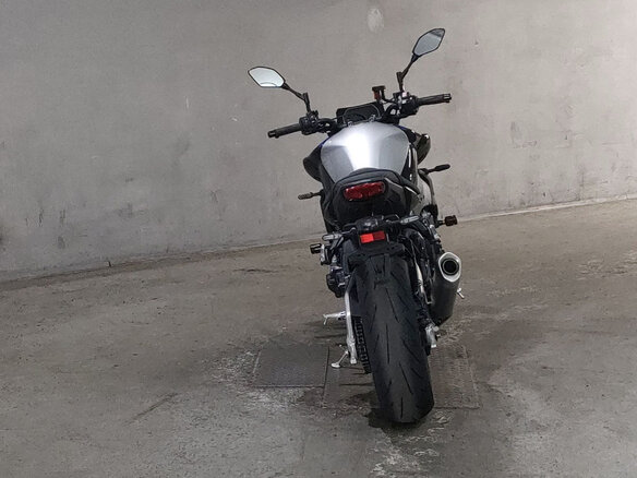 2023 Yamaha MT-10SP, чёрный - вид 3
