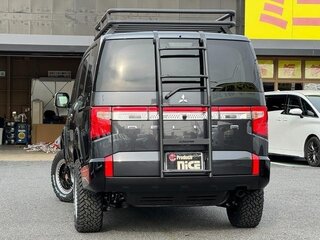 2023 Mitsubishi Delica D:5 I Рестайлинг, чёрный, 2500444 рублей, вид 5