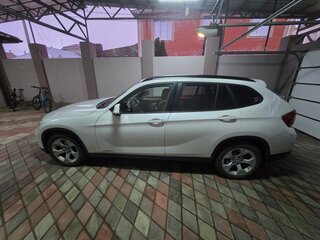 2014 BMW X1 20i I (E84) Рестайлинг, белый, 1550000 рублей, вид 4