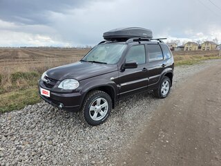 2016 Chevrolet Niva I Рестайлинг, коричневый, 850000 рублей, вид 1