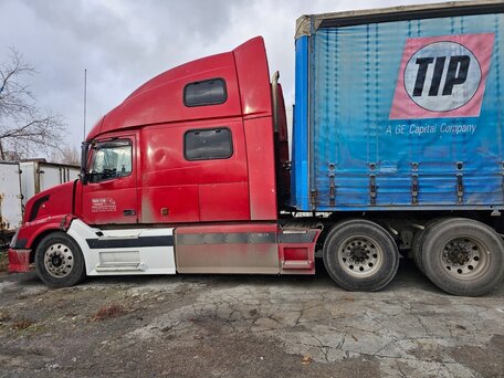 2004 Volvo N, красный, 4500000 рублей, вид 5