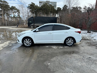 2018 Hyundai Solaris II, белый, 600000 рублей, вид 3
