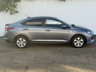 2020 Hyundai Solaris II Рестайлинг, серый, 1050000 рублей, вид 2
