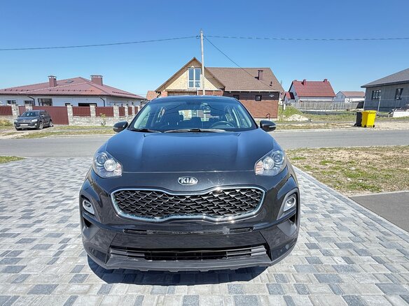 2020 Kia Sportage IV Рестайлинг, чёрный, 1750000 рублей