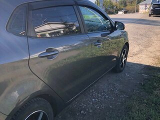 2017 Kia Rio III Рестайлинг, серый, 705000 рублей, вид 3