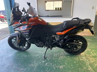 2017 KTM 1090 Adventure, чёрный, 750000 рублей, вид 2