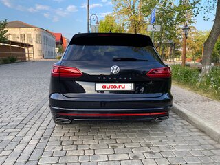 2019 Volkswagen Touareg III, чёрный, 5449000 рублей, вид 5