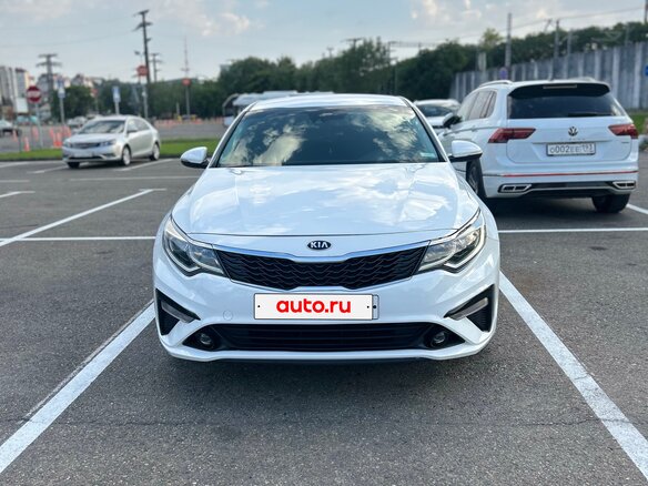2019 Kia Optima IV Рестайлинг, белый, 1500000 рублей - вид 1