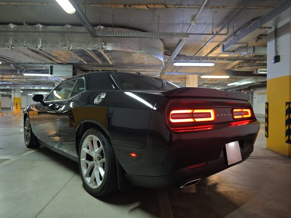 2021 Dodge Challenger III Рестайлинг 2, чёрный, 2500000 рублей - вид 3