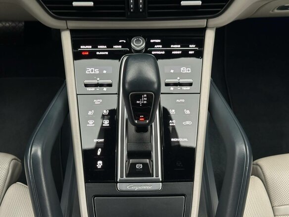 2019 Porsche Cayenne III, синий, 5695000 рублей - вид 13