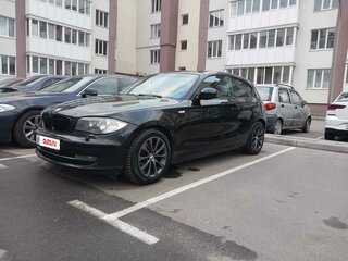 2011 BMW 1 серии 116i I (E81/E82/E87/E88) Рестайлинг, чёрный, 700000 рублей, вид 1