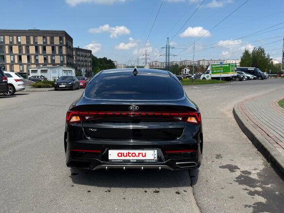 2020 Kia K5 III, чёрный, 2050000 рублей - вид 4