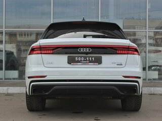 2019 Audi Q8 55 TFSI I (4M), белый, 4850000 рублей, вид 3