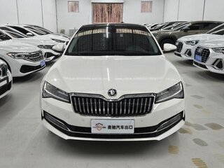 2021 Skoda Superb III Рестайлинг, белый, 1850000 рублей, вид 2