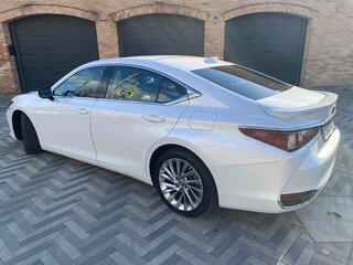 2021 Lexus ES 250 VII, белый, 4999000 рублей, вид 4