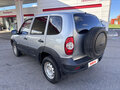 2015 Chevrolet Niva I Рестайлинг, серебристый, 495000 рублей - вид 3