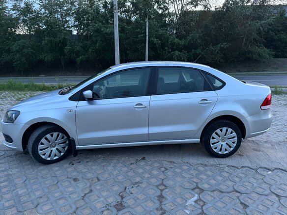 2011 Volkswagen Polo V, серебристый, 525000 рублей - вид 6