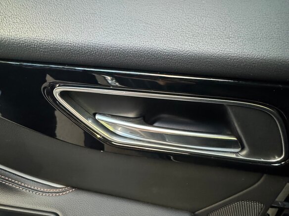 2017 Jaguar F-Pace I, чёрный, 2650000 рублей - вид 7