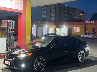 2018 Toyota Camry US Market VIII (XV70), чёрный, 2450000 рублей, вид 2