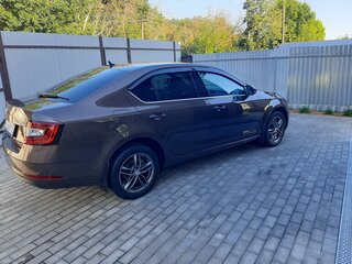 2017 Skoda Octavia III (A7) Рестайлинг, коричневый, 1780000 рублей, вид 4