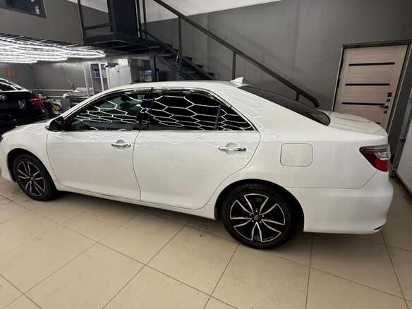2017 Toyota Camry VII (XV50) Рестайлинг 2, белый, 2100000 рублей - вид 3