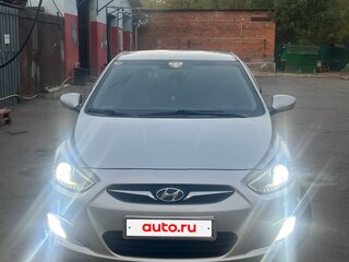 2014 Hyundai Solaris I, серебристый, 900000 рублей, вид 2