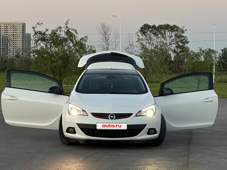 2013 Opel Astra GTC J Рестайлинг, белый, 950000 рублей, вид 2