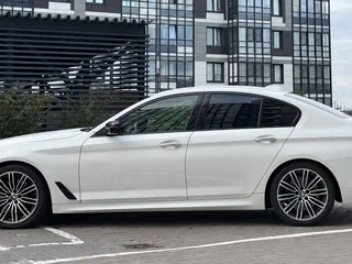 2018 BMW 5 серии 530i xDrive VII (G30/G31/G38), белый, 3550000 рублей, вид 4