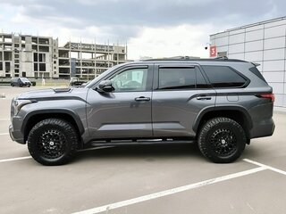 2023 Toyota Sequoia III, серый, 9000000 рублей, вид 2