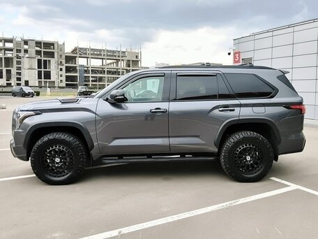 2023 Toyota Sequoia III, серый, 10199000 рублей, вид 2