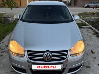 2009 Volkswagen Jetta V, серебристый, 770000 рублей, вид 1