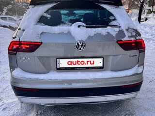 2019 Volkswagen Tiguan II, серый, 2390000 рублей, вид 3