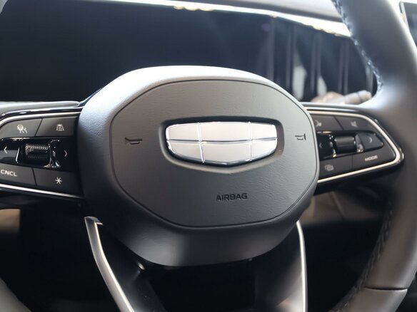 2026 Geely Atlas II, чёрный, 4119990 рублей - вид 5