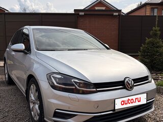 2018 Volkswagen Golf VII Рестайлинг, серебристый, 1800000 рублей, вид 2