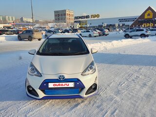 2015 Toyota Aqua I Рестайлинг, белый, 980000 рублей, вид 2