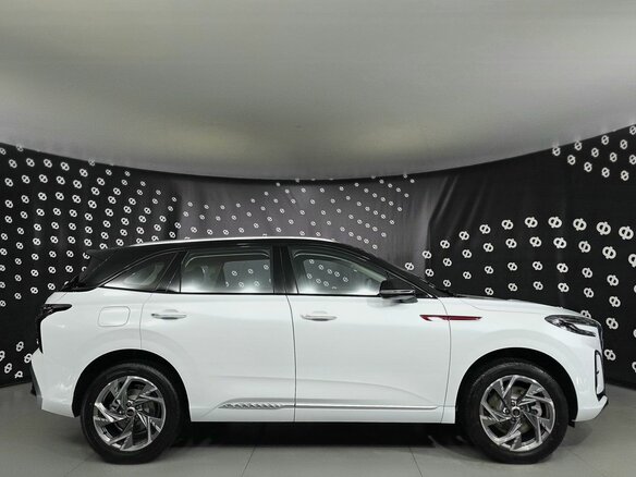2025 Hongqi HS3, белый, 2480000 рублей - вид 6