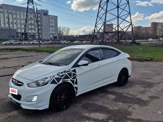 2012 Hyundai Solaris I, белый, 700000 рублей, вид 3