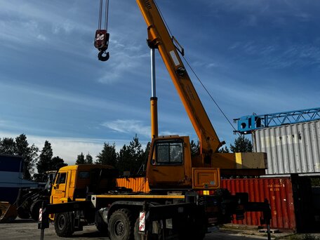 2017 КамАЗ 43118, 5000000 рублей, вид 2