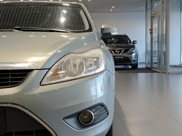 2009 Ford Focus II Рестайлинг, серый - вид 16