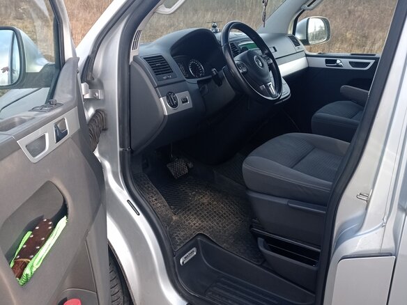 2013 Volkswagen Multivan T5 Рестайлинг, серебристый, 2575000 рублей - вид 18