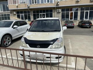 2000 Nissan Serena I (C23), белый, 500000 рублей, вид 1