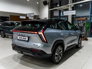 2025 Geely Atlas II, серый, 3449990 рублей, вид 4