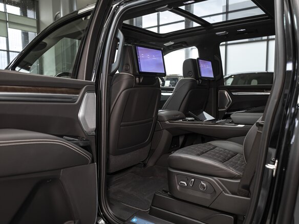 2025 Cadillac Escalade ESV V Рестайлинг, чёрный - вид 16