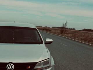 2013 Volkswagen Jetta VI, серебристый, 850000 рублей, вид 1