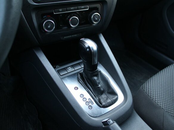 2013 Volkswagen Jetta VI, белый, 870000 рублей - вид 12